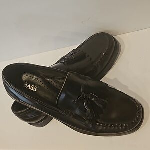 G H Bass Weejuns Courier Kelti Tassel. Black size 10